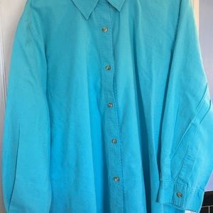 Long sleeved shirt. Linen/cotton blend. Turquoise.